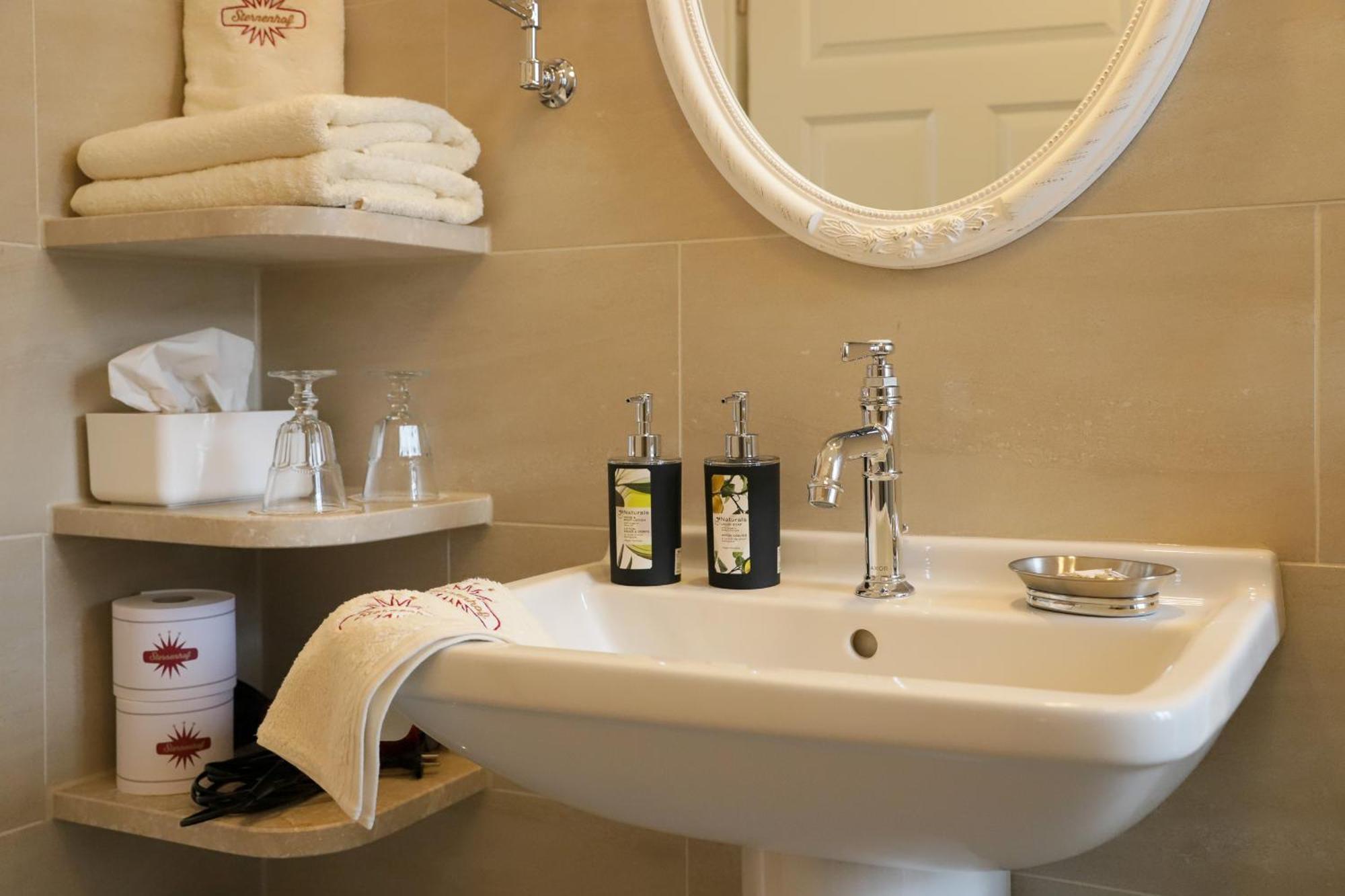 Boutique-Hotel Im Sternenhof Grosskarlbach Εξωτερικό φωτογραφία